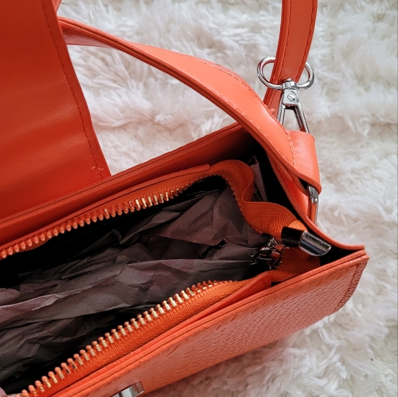 Orange purse - Picture 2 of 5